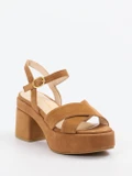 Konstantin Starke – Plateau-Sandaletten aus Veloursleder Cognac