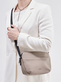 Ucon Acrobatics – Umhängetasche aus Textil in Taupe