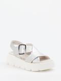 Gabor – Plateau-Sandale aus Metallicleder silber