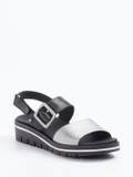 Piesanto – Plateau-Sandalen aus Kalbleder silberfarben