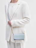 Marlon Firenze – Schultertasche aus Kalbleder Hellblau