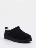 UGG – Lammfell-Slipper aus Veloursleder schwarz