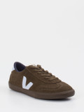 VEJA – Sneaker aus Veloursleder in Braun