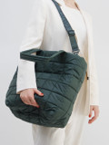 VeeCollective Berlin – Shopper aus Nylon Dunkelgrün