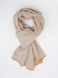 Cashmere Blues – Schal aus Feinstrick in Beige
