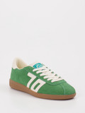 Back 70 – Retro-Sneaker aus Veloursleder grün