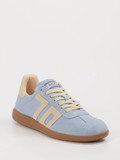 Back 70 – Sneaker aus Leder Hellblau Gum-Sohle