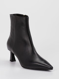 Konstantin Starke – Stiefelette aus Lammleder schwarz