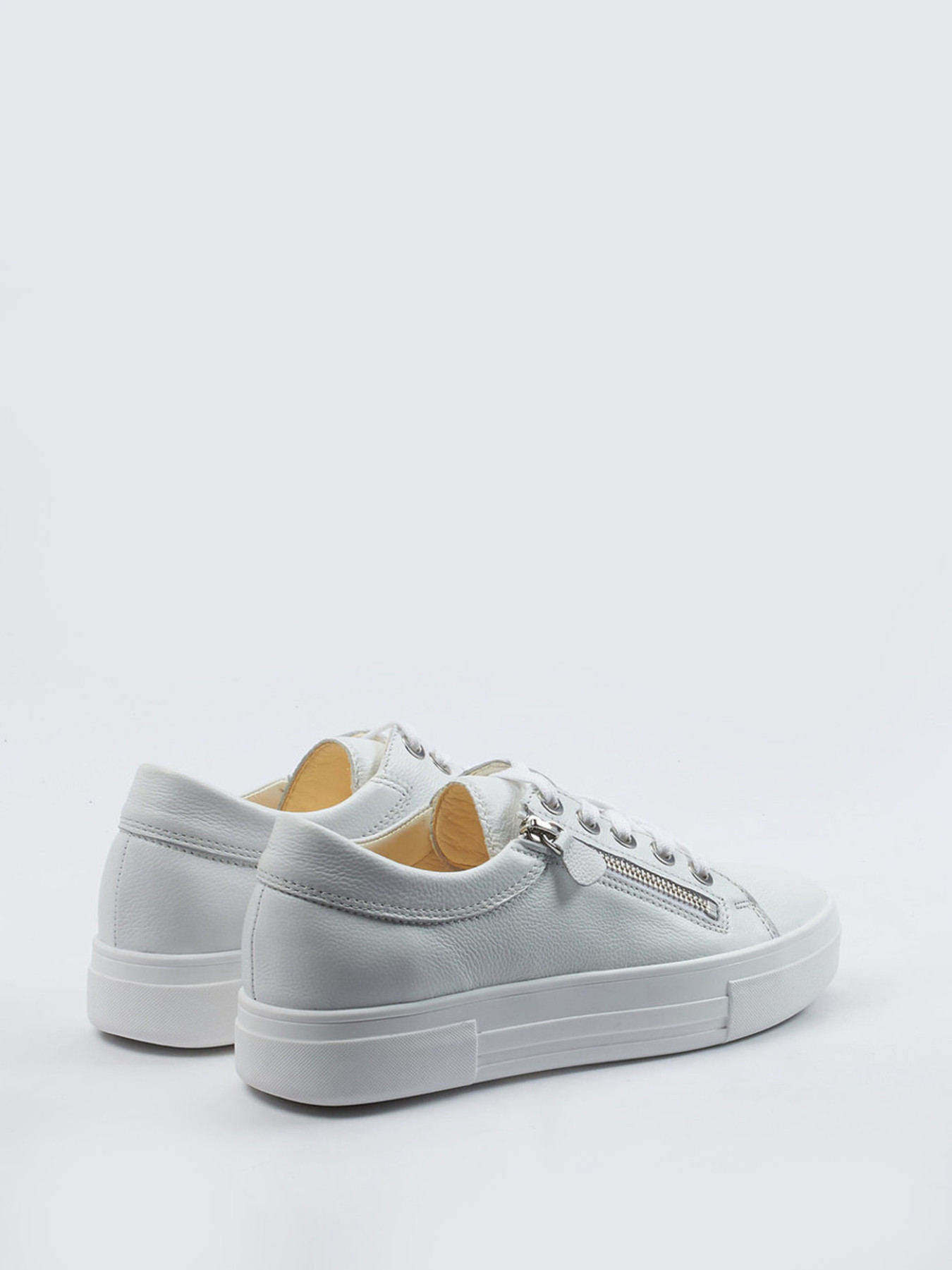 Sneaker weiß 2661799009003.jpeg