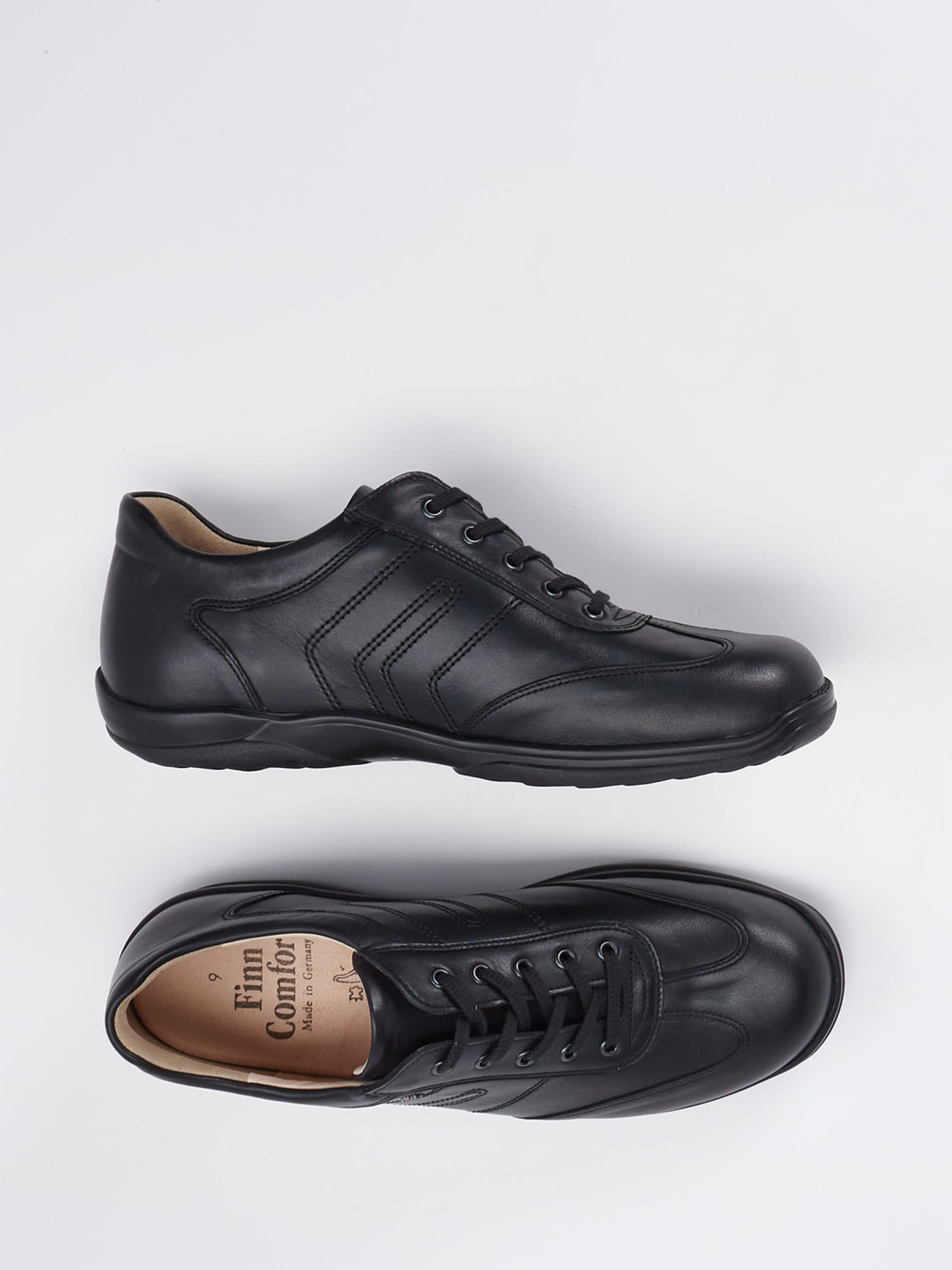 Sneaker schwarz 4610009005704