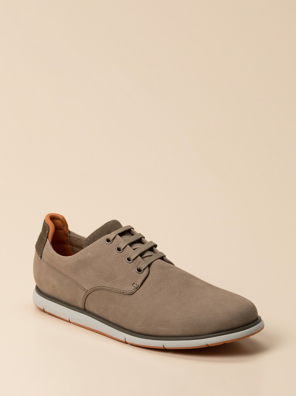 Schnürschuh beige 4610359001106