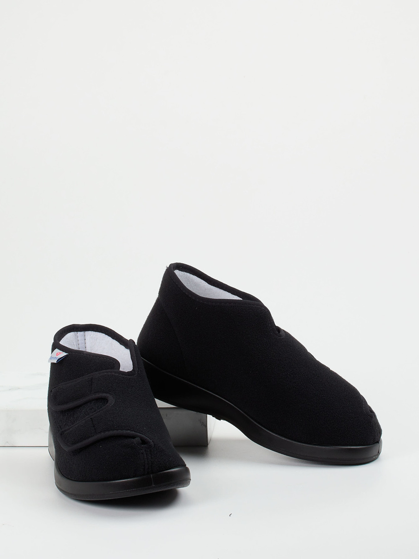 Hausschuhe schwarz 7313009000104