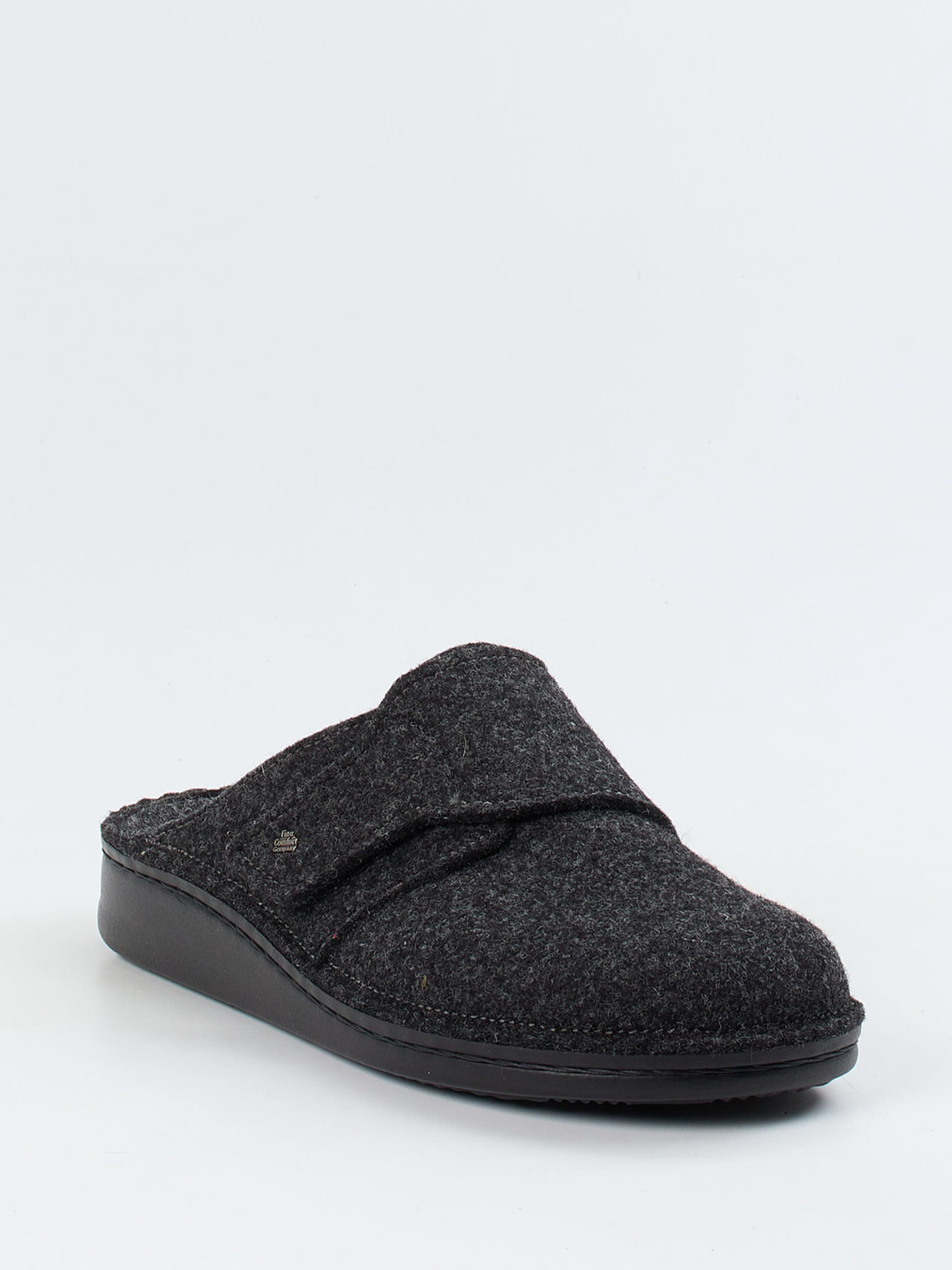 Pantolette grau 7463409000206