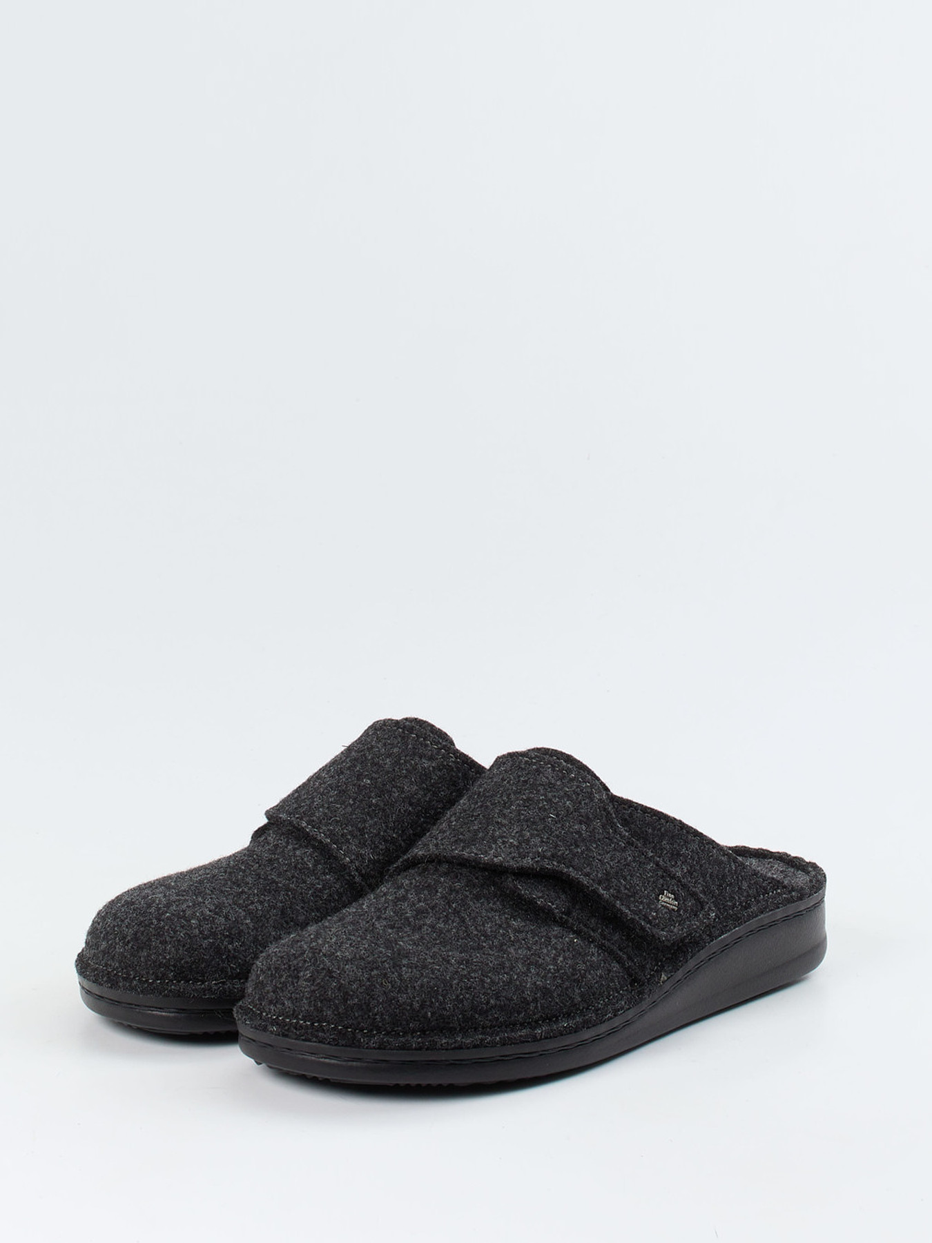 Pantolette grau 7463409000202