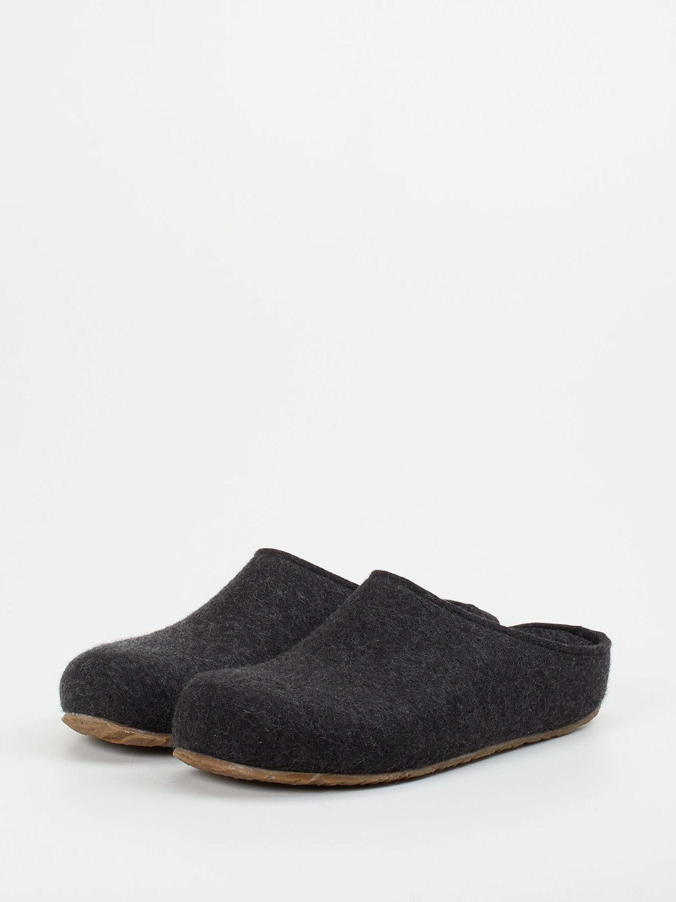 Pantolette grau 7463409001702