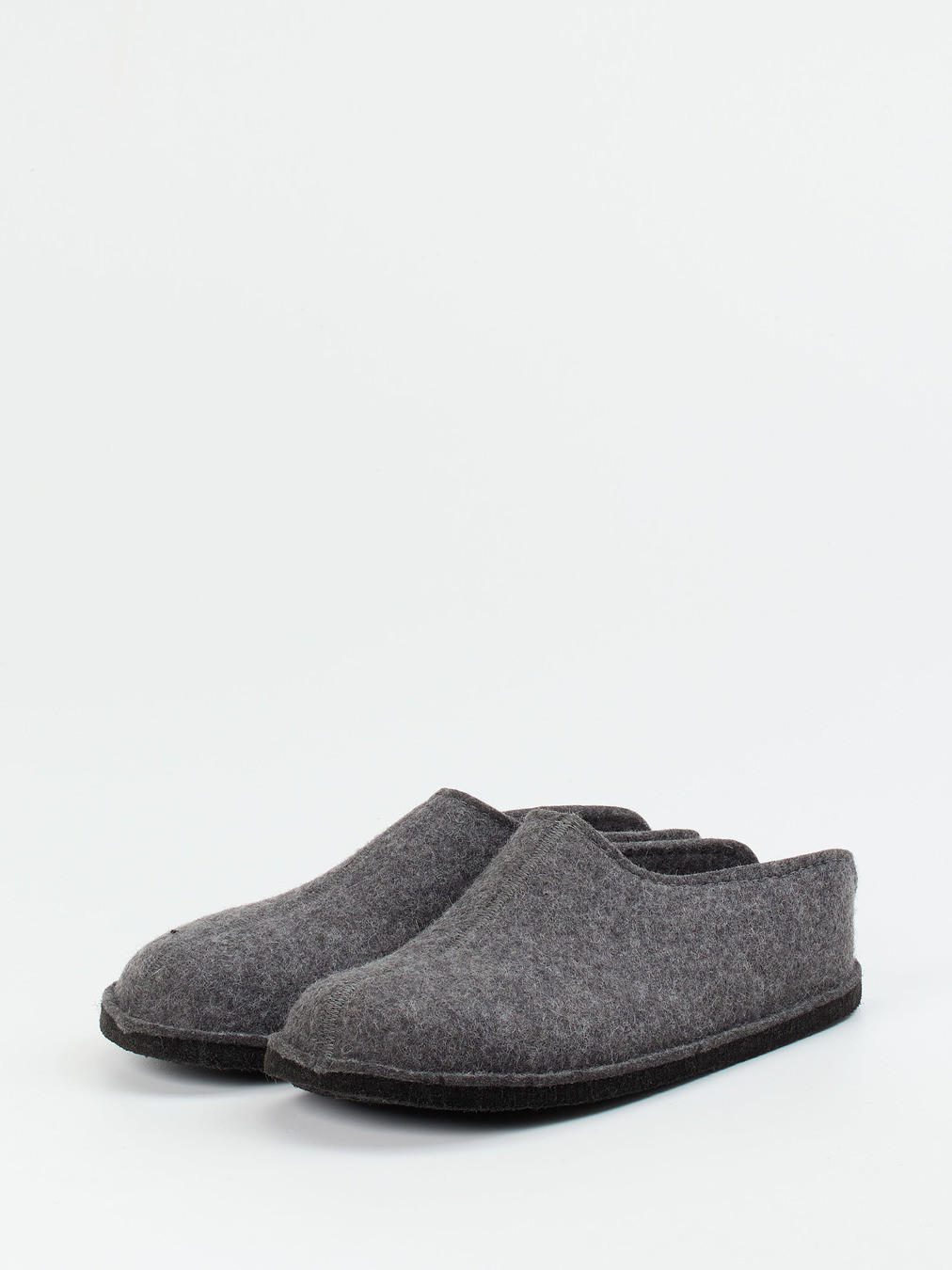 Hausschuh grau 7463459000902