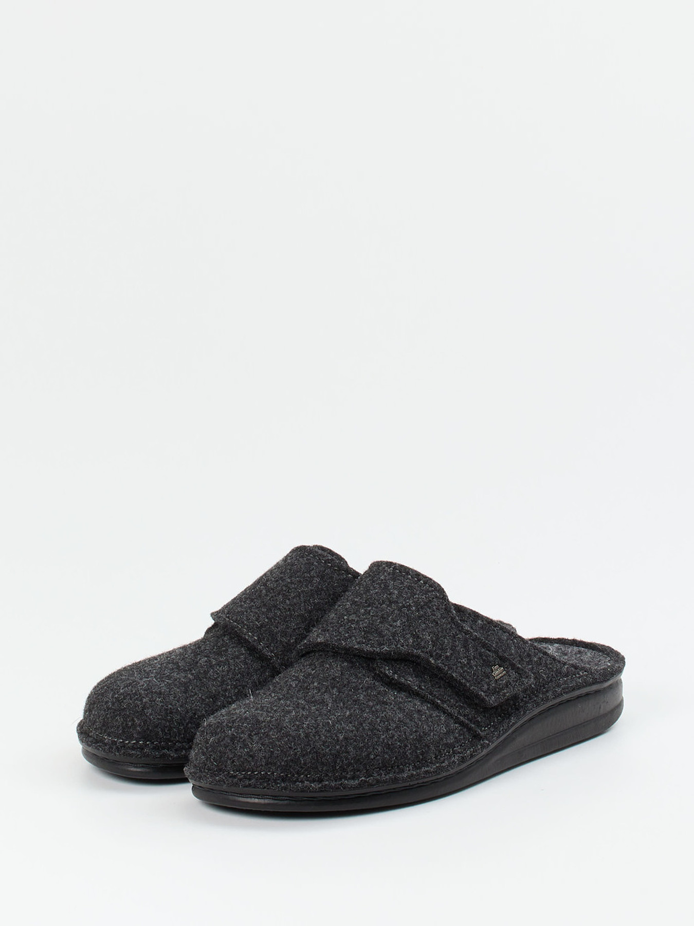 Pantolette grau 7163409010602