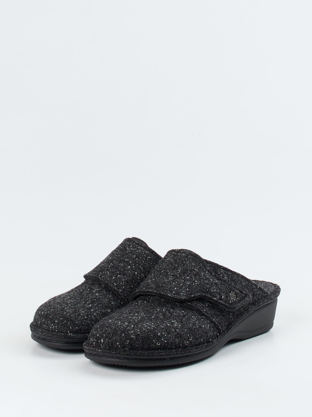 Pantolette grau 7163409010802