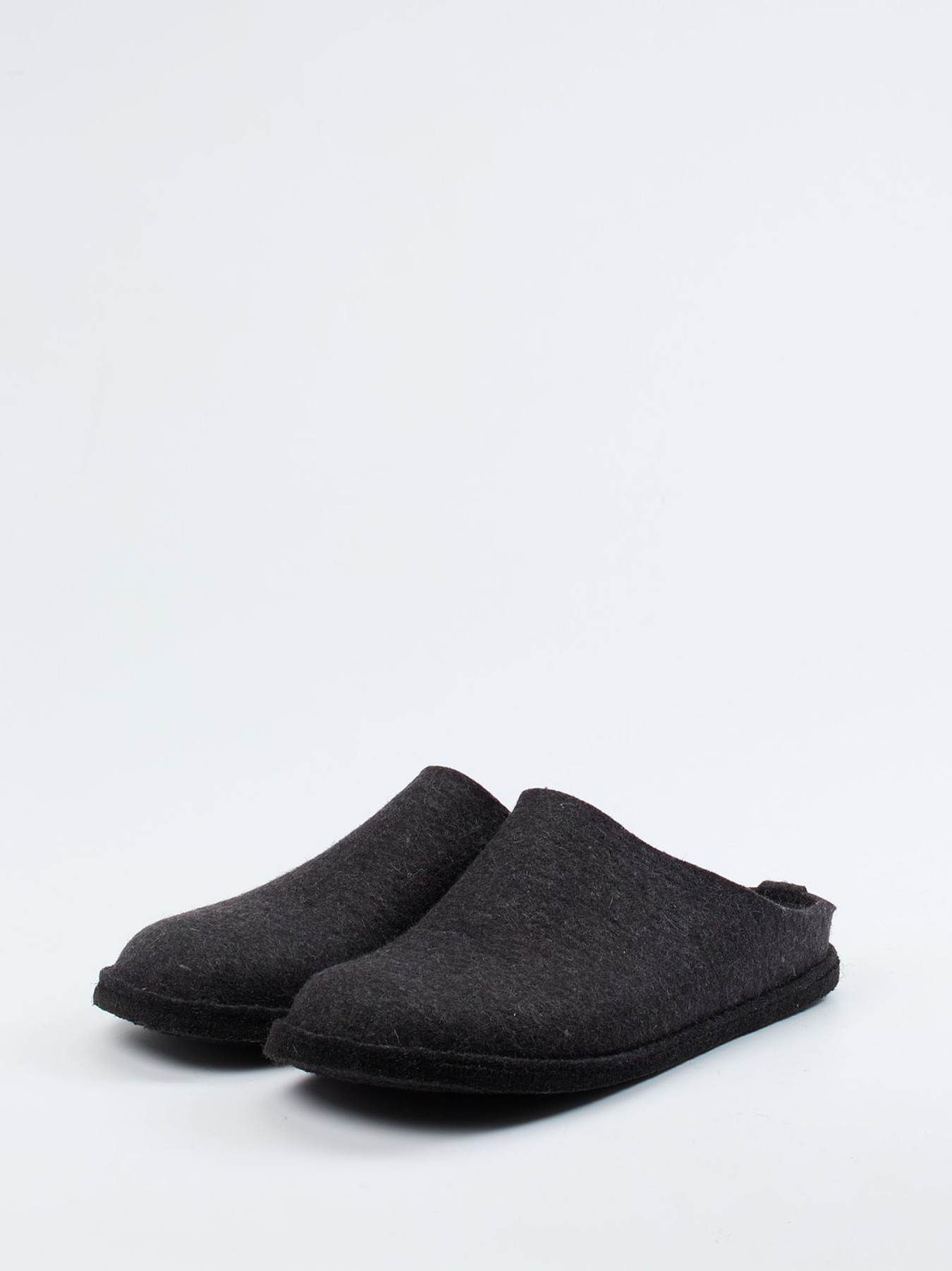 Pantolette grau 7463409001402