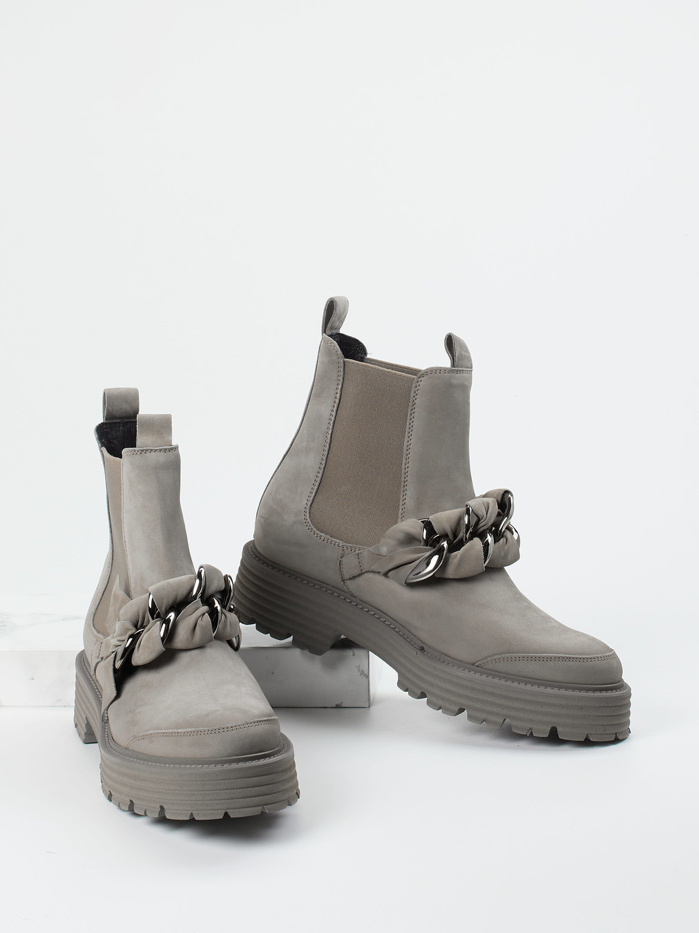 Chelsea Boots grau 1715459000804
