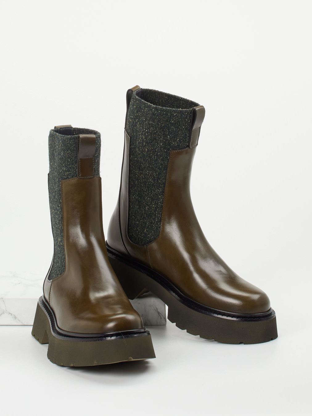 Chelsea Boots grün 1717629000804