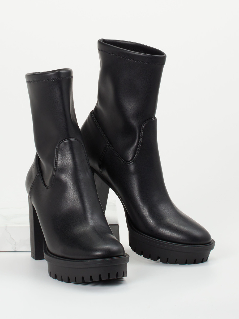 Stiefelette CPH825 schwarz 1739009012504