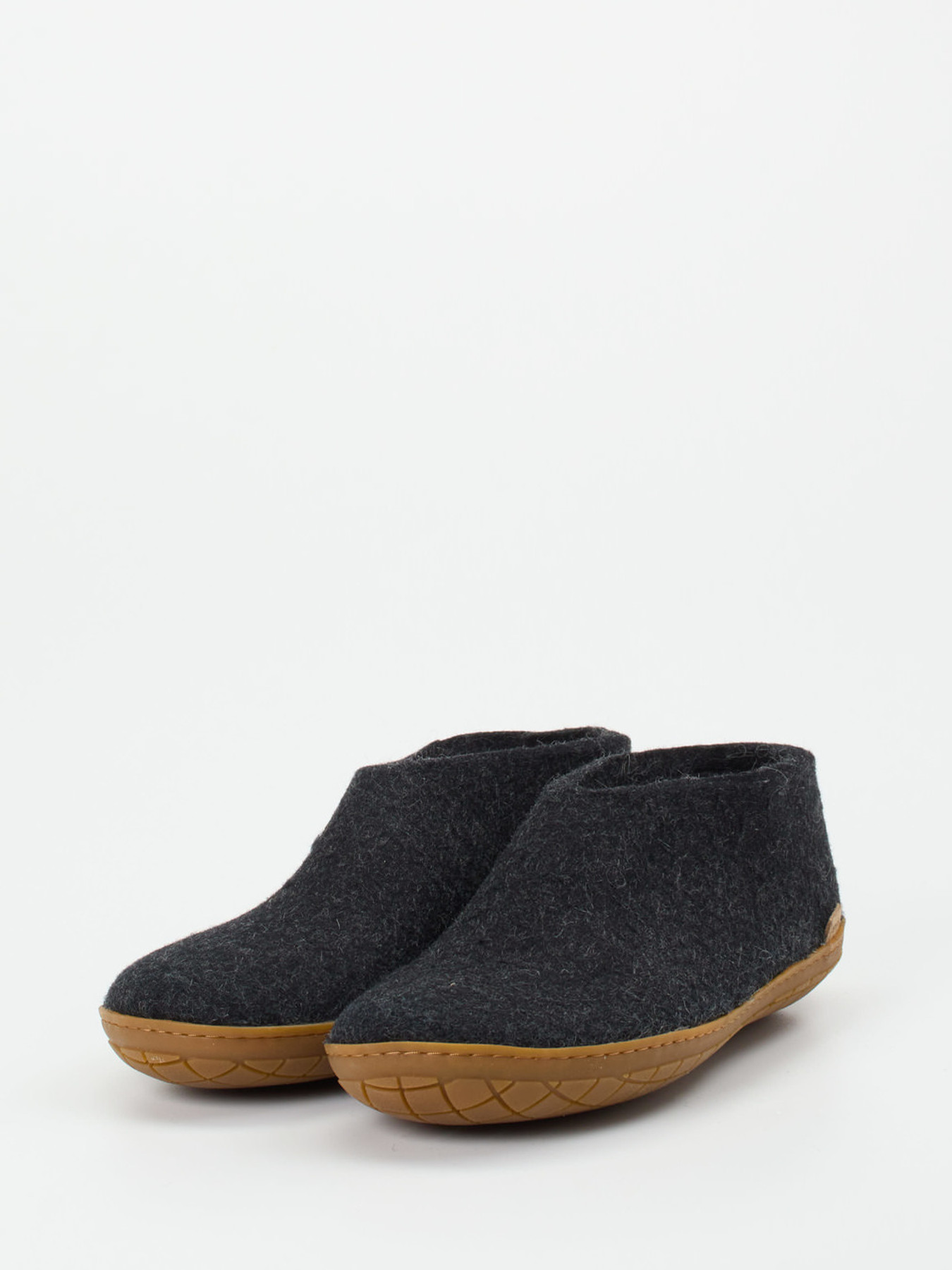 Pantolette grau 7473409001502