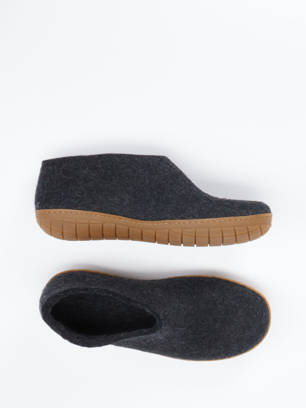 Pantolette grau 7473409001504