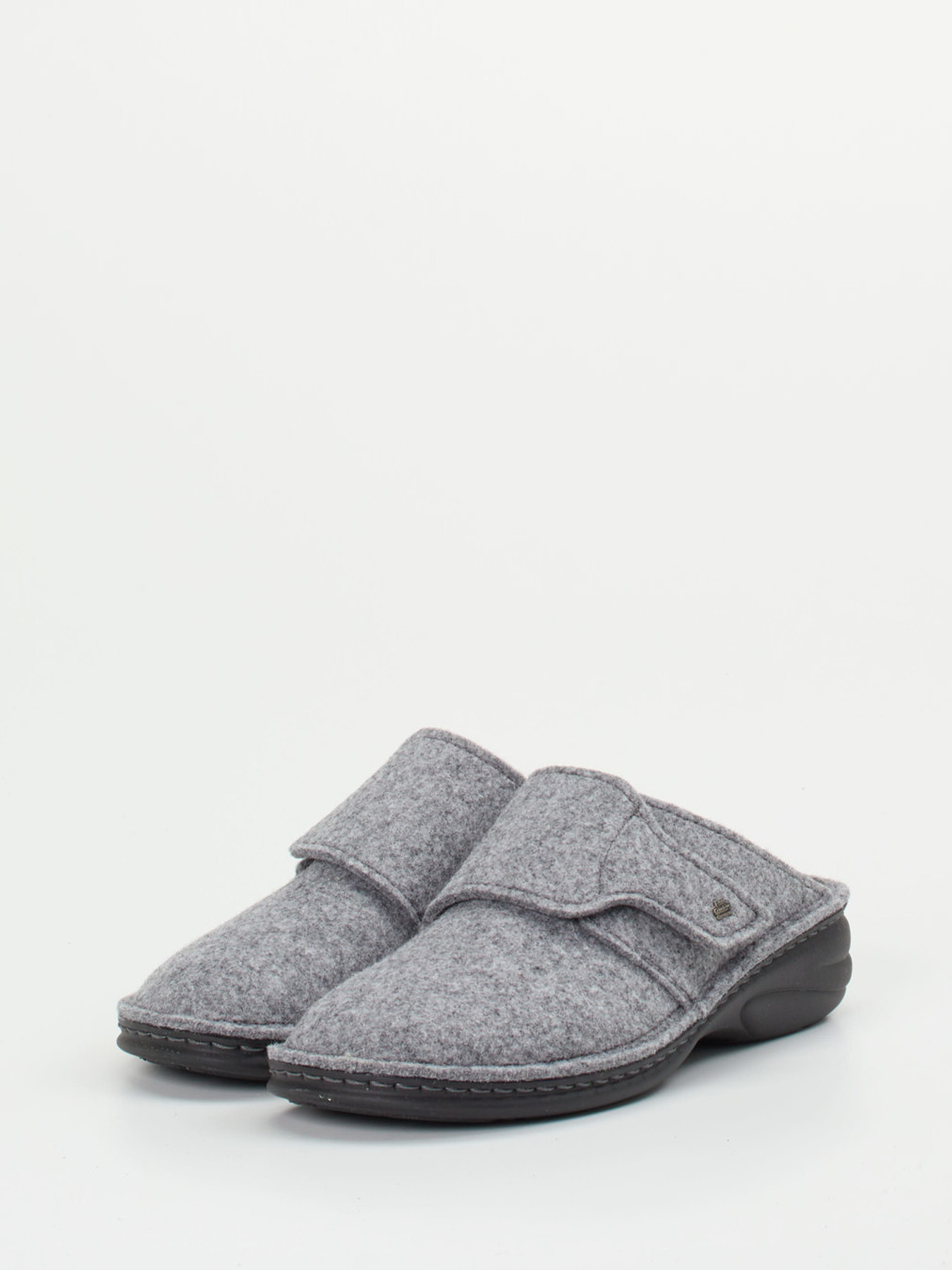 Hausschuh grau 7163459003202