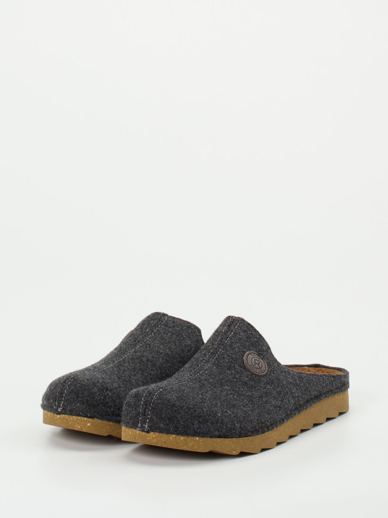 Pantolette grau 7463409006202