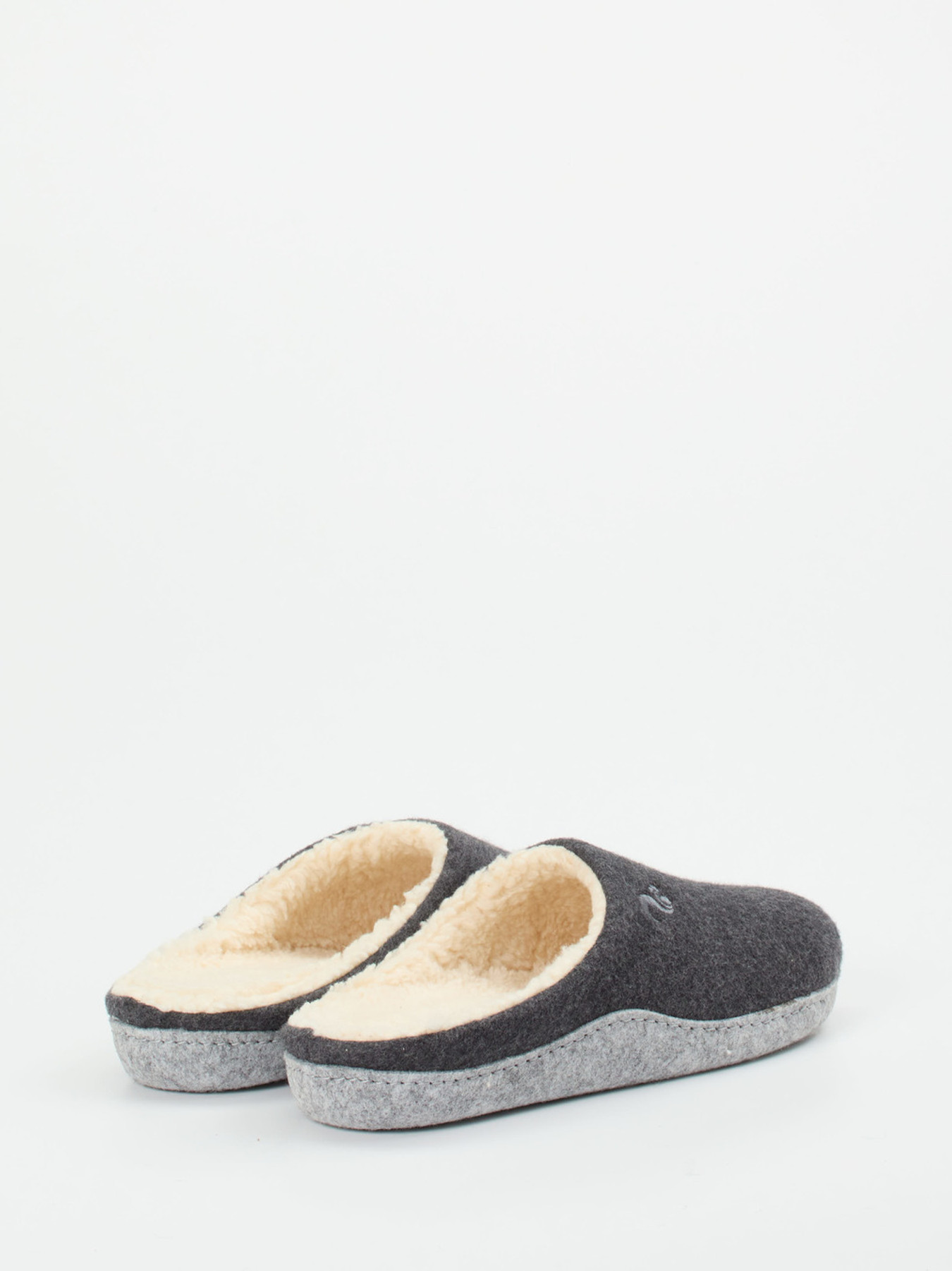 Hausschuh grau 7163409011803