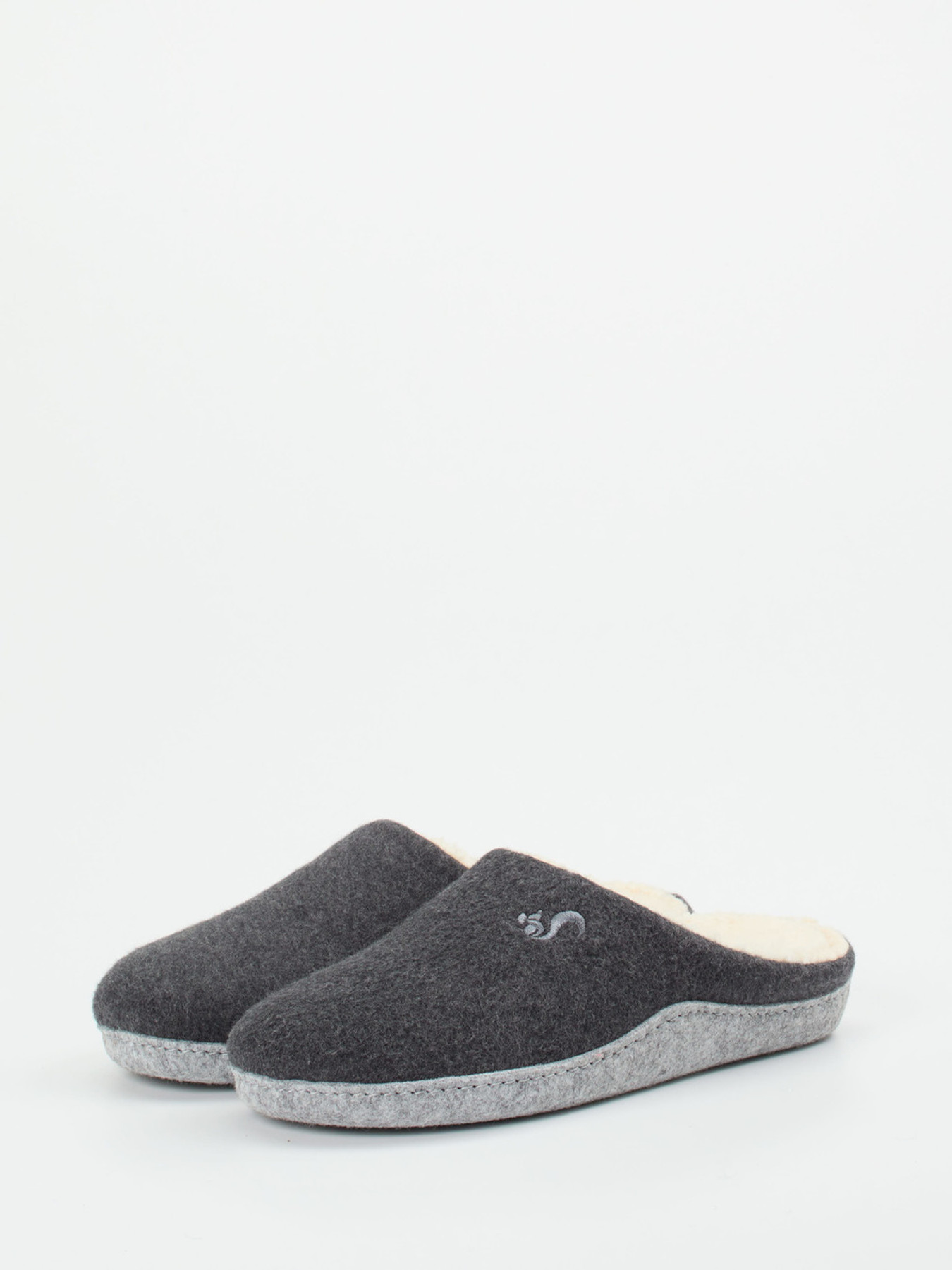 Hausschuh grau 7163409011802