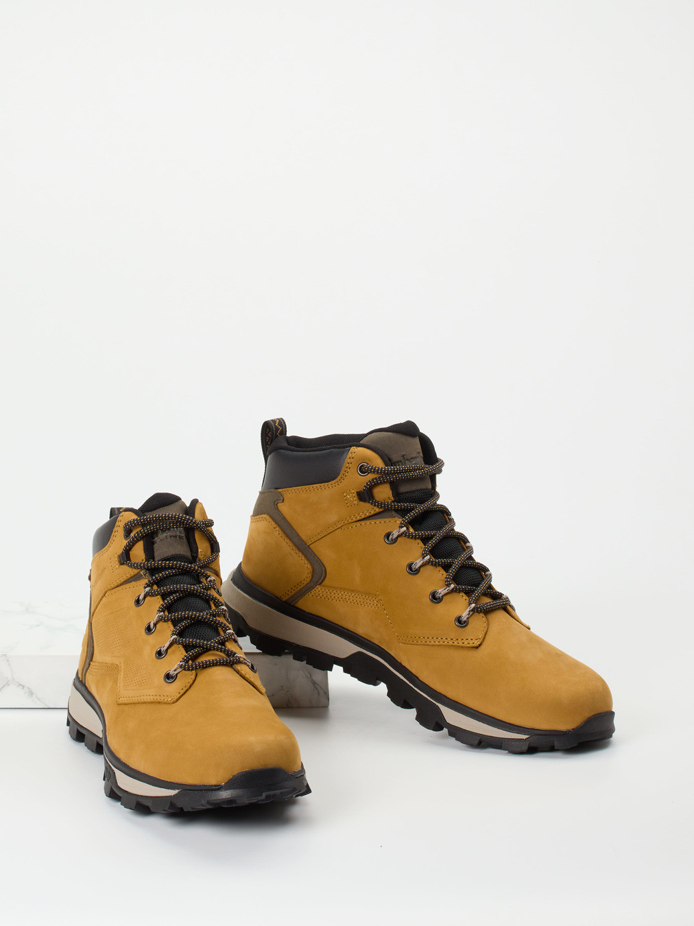 Boots gold 4701889050304