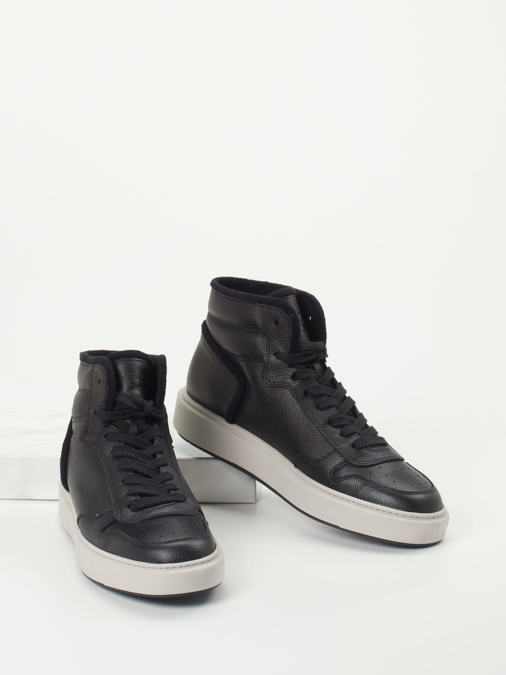 Sneaker High schwarz 1673009003804