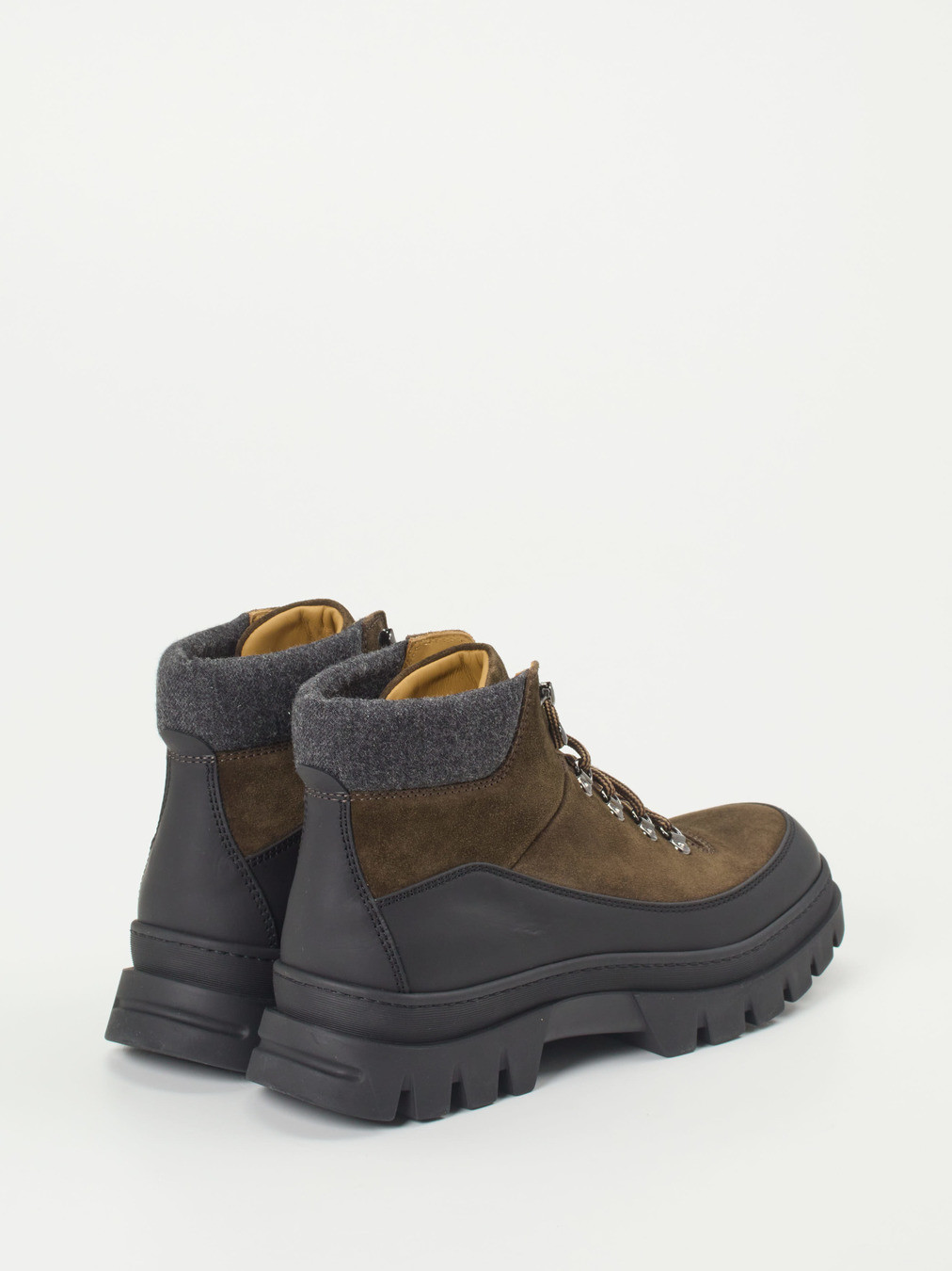 Boots braun 4701200001803