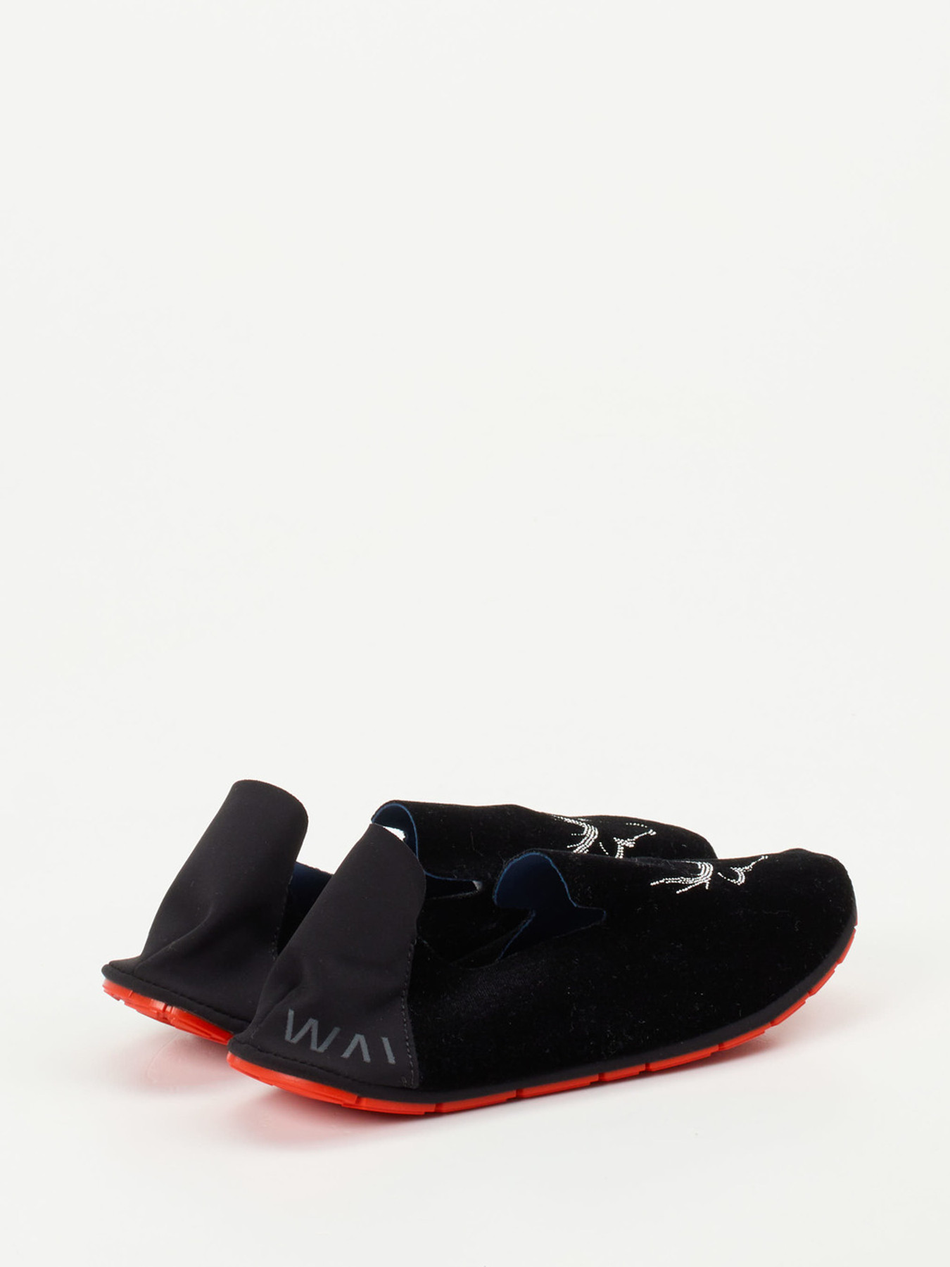 Hausschuh schwarz 7113009001503