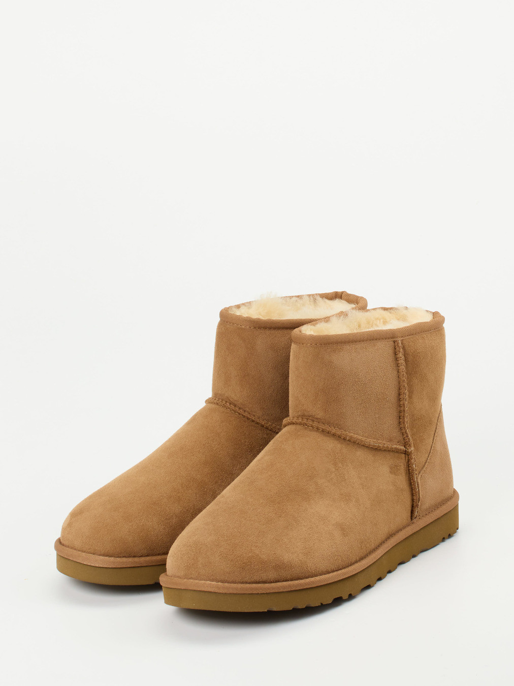 Boots Classic Mini braun 4821289050302