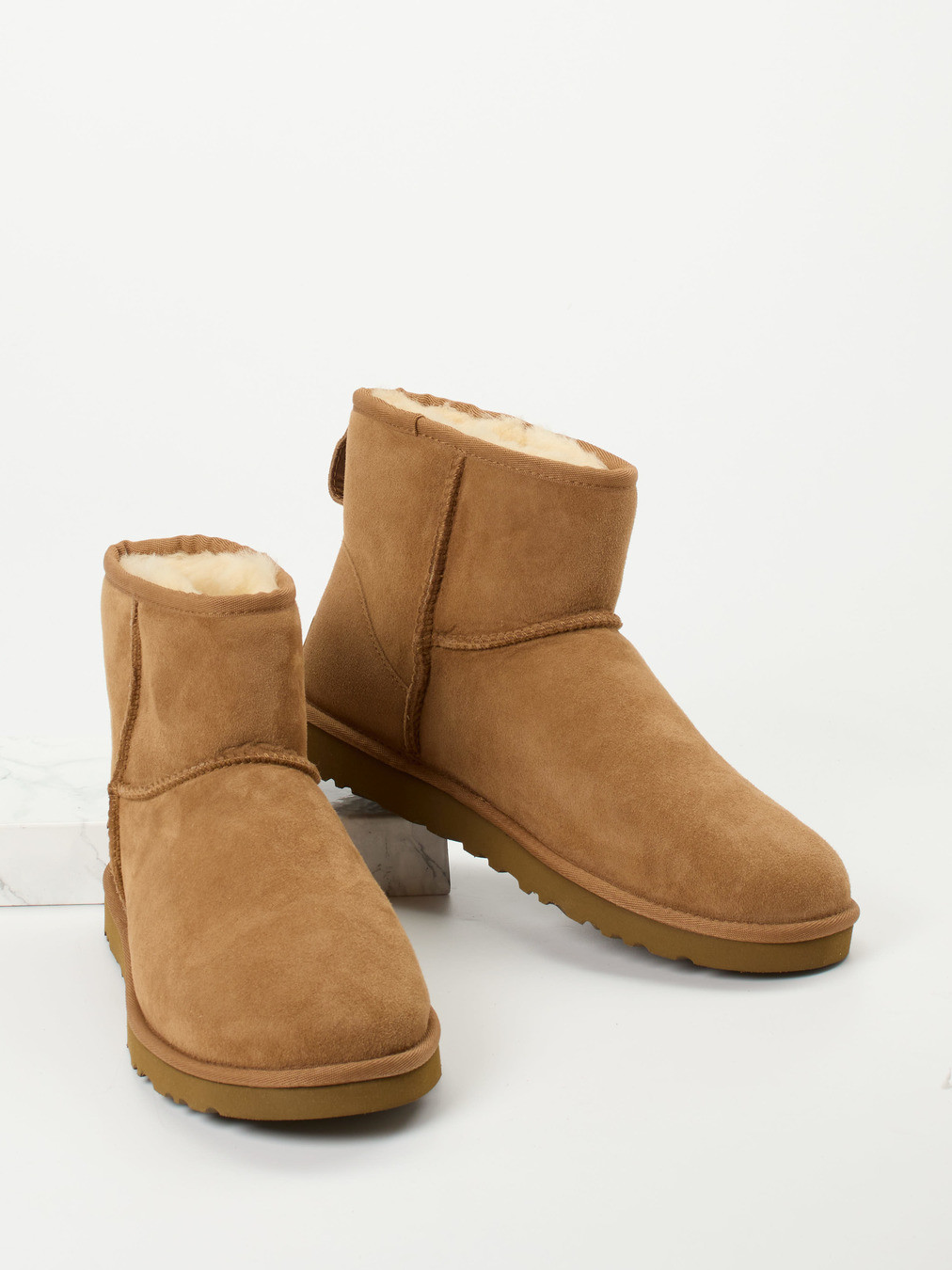 Boots Classic Mini braun 4821289050304