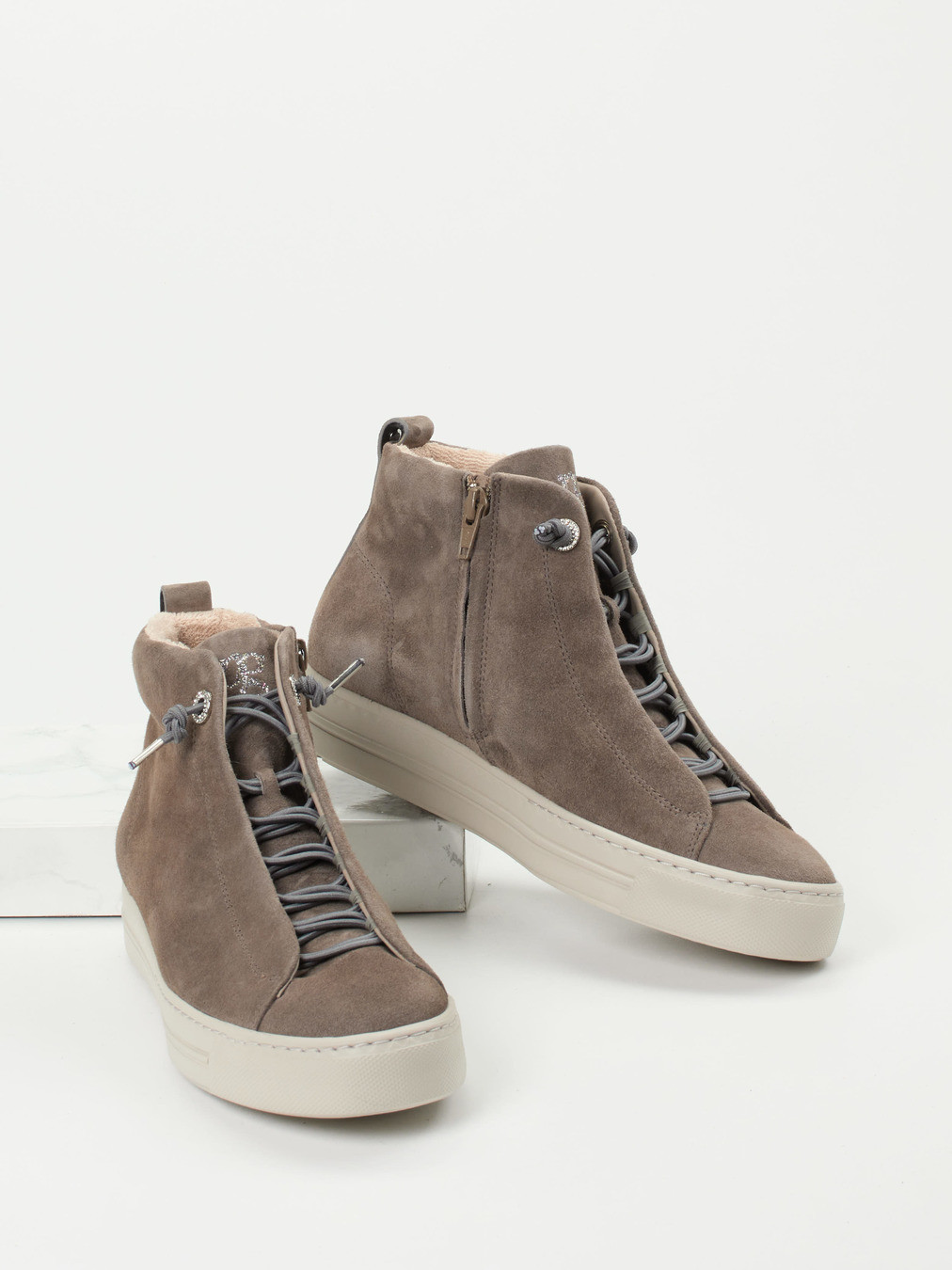 Sneaker High grau 1673459000704