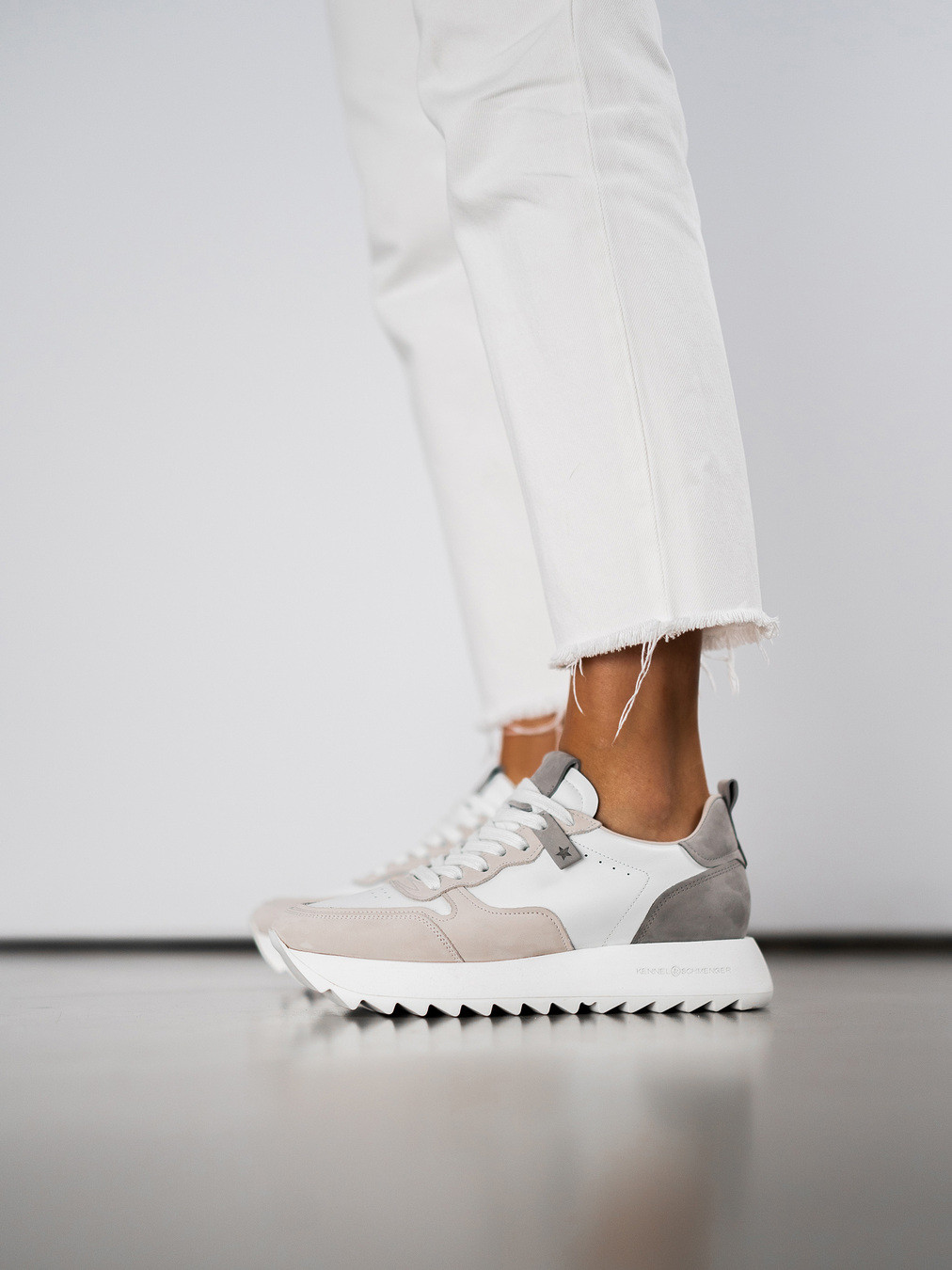 Sneaker weiß 1663793003602