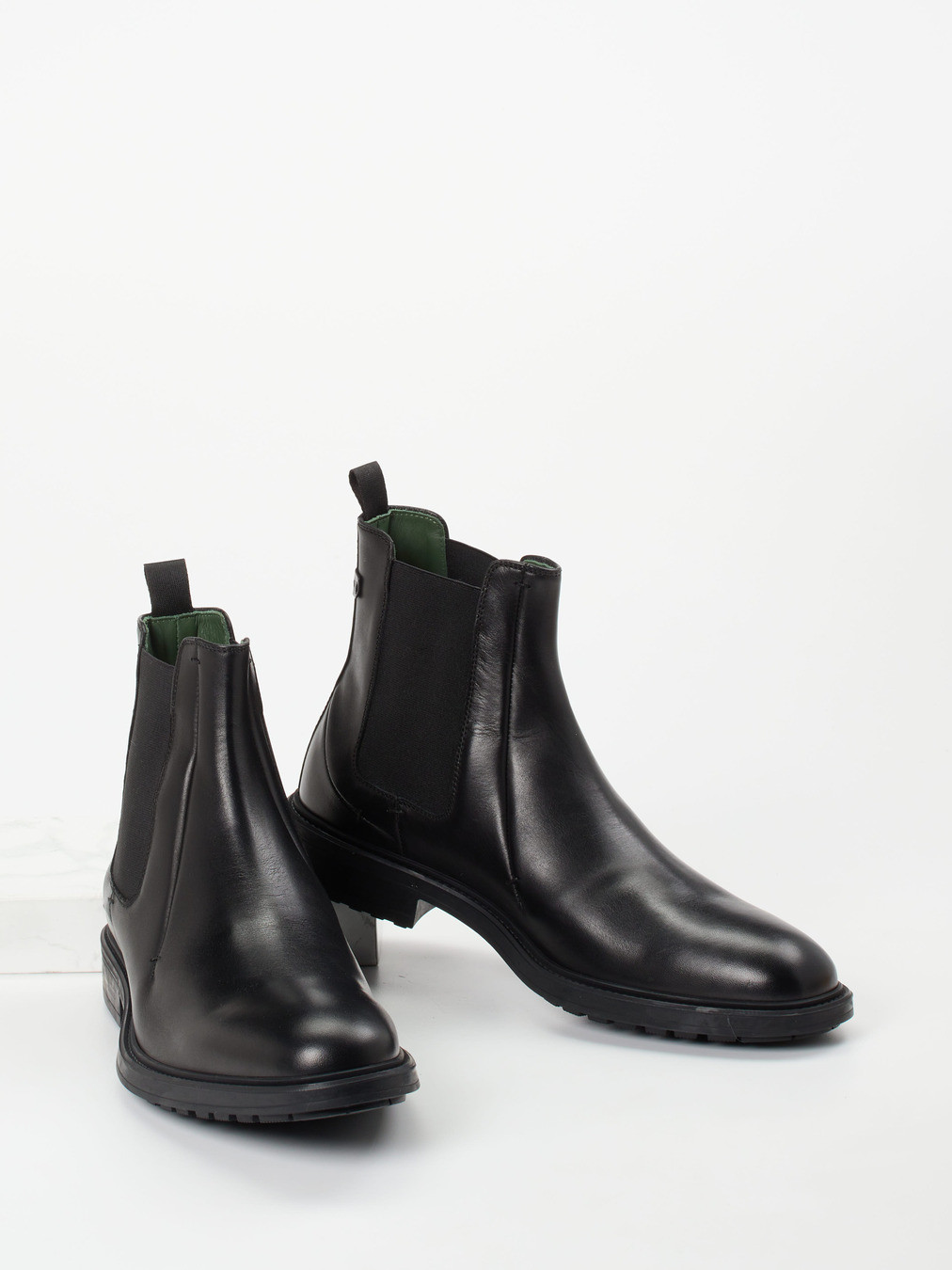 Boot schwarz 4711009022404