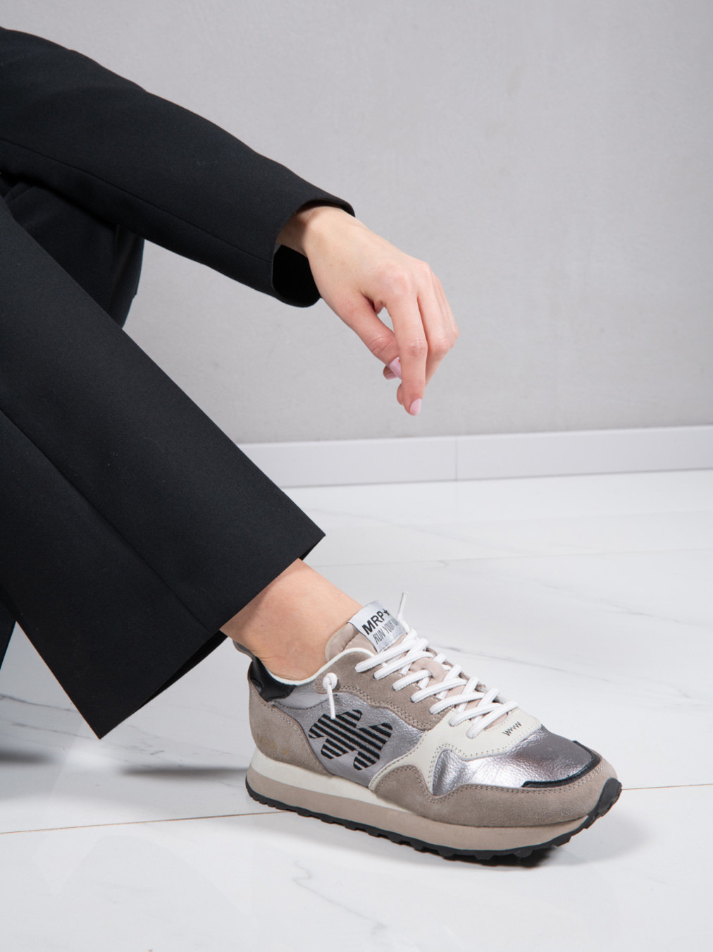 Sneaker grau 1663430000102