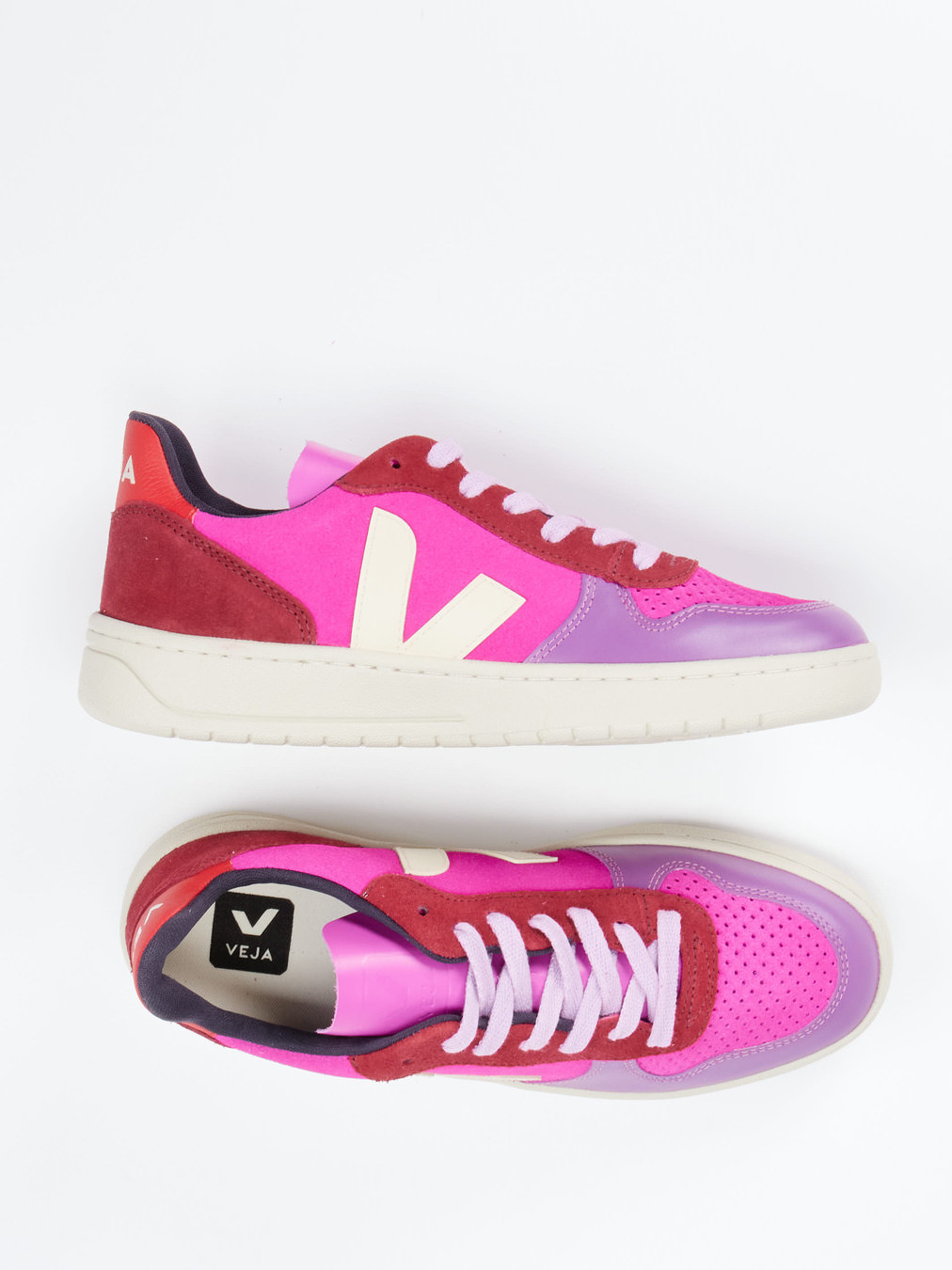 Sneaker rot 1661595000904