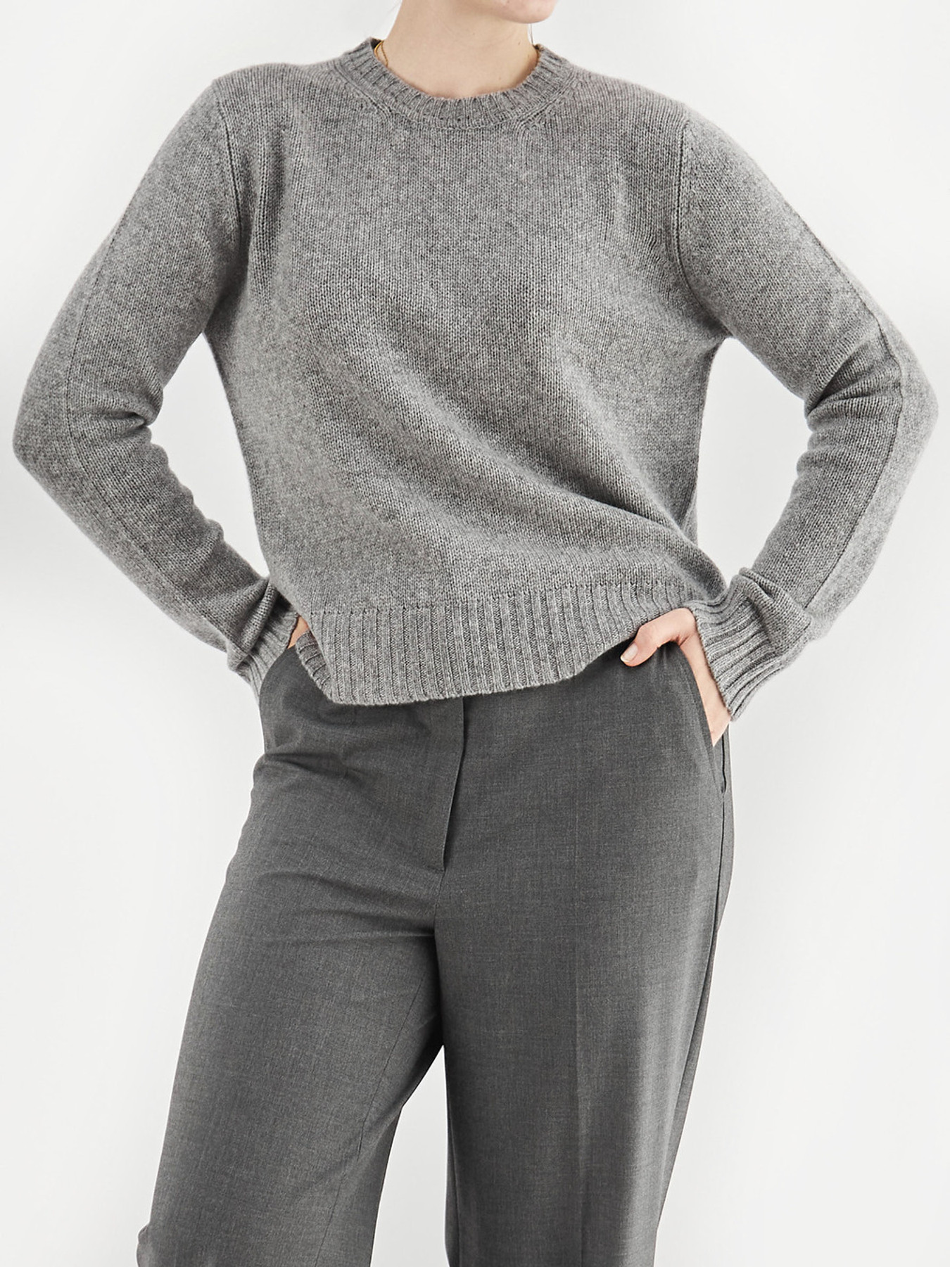 Pullover grau 9341459000506