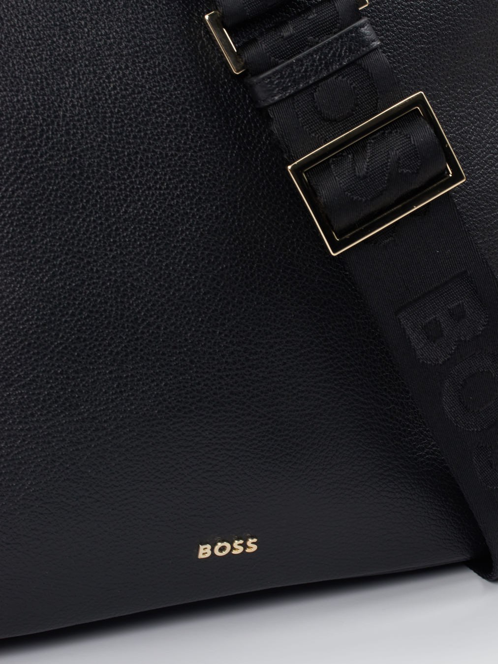 Schulter-/ Umhängetasche schwarz 9392009005705