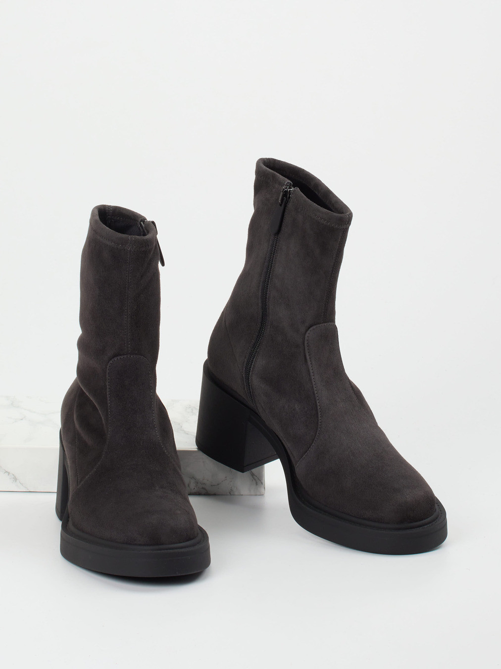 Stiefelette grau 1737409000904