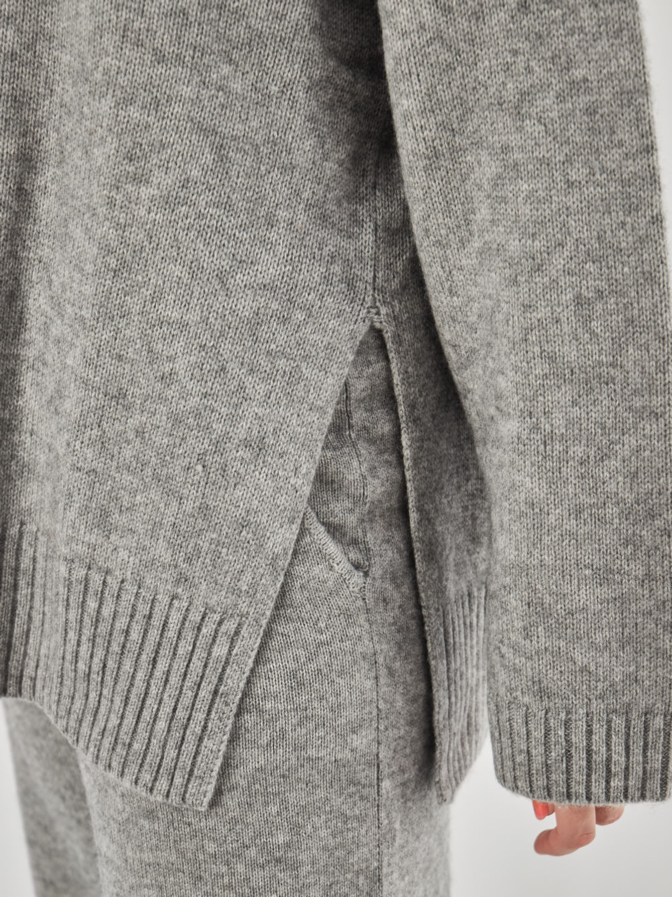 Pullover grau 9341459000602