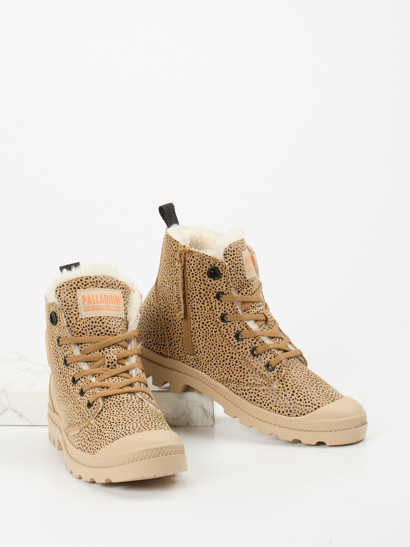 Sneaker high braun 8166200000104