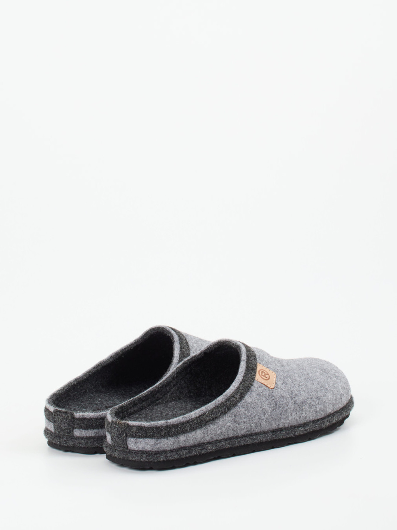 Pantolette grau 7463459001803