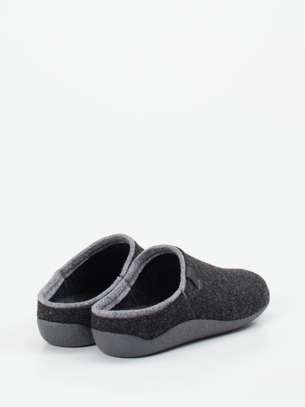 Pantolette grau 7463409006603